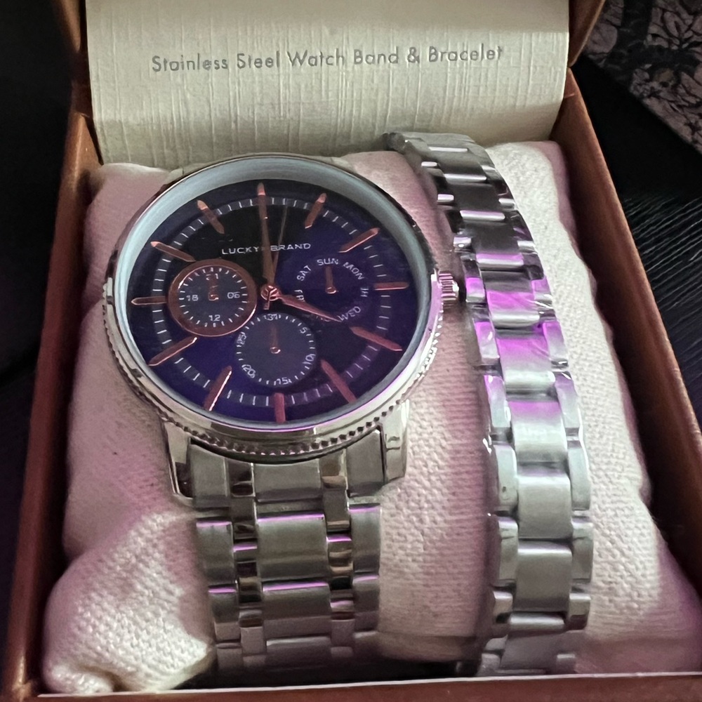 Unisex Lucky Brand Watch and bracelet ⌚️🩶🤍